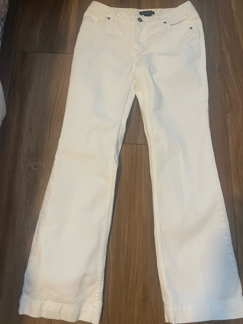 Boston Proper women’s size 6R 30” inseam white bootcut jeans preppy EUC